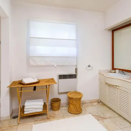 Charming Vale Do Lobo Retreat 3 Bedrooms Private Pool & Close To Amenities Villa *