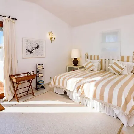 Charming Vale Do Lobo Retreat 3 Bedrooms Private Pool & Close To Amenities Villa